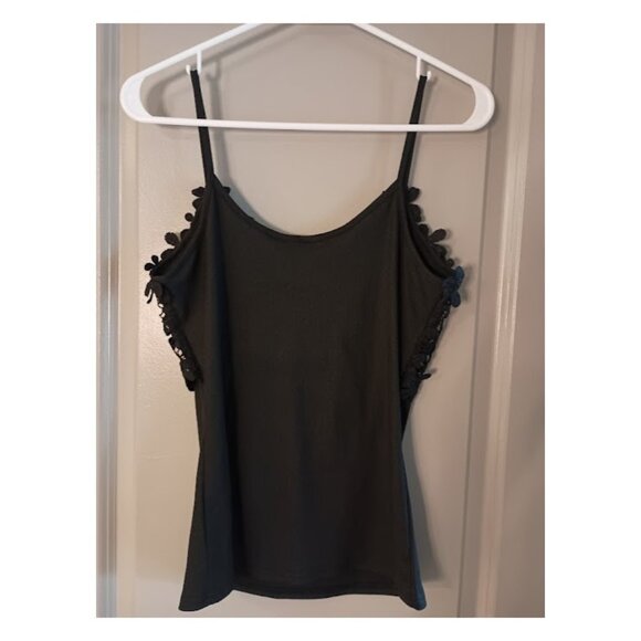 Black Ribbed Flower Lace Strappy Tank Top - Picture 4 of 5